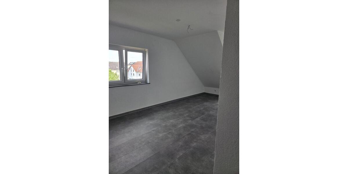 Maisonettenwohnung Mutterstadt - 6 Zimmer, 200 m&sup2;, 2.340&euro; | Angebot:26365112