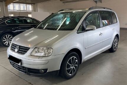 VW Touran 250.000 km 2.999 &euro; Berlin 13405