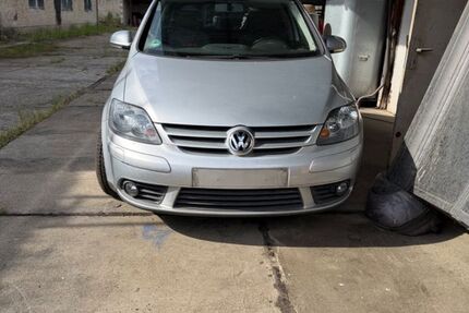 VW Golf Plus 101.974 km 3.900 &euro; Petershagen 15370