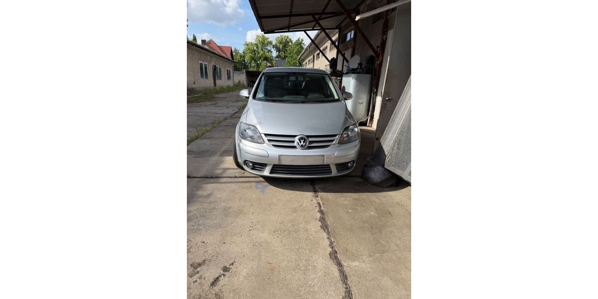 VW Golf Plus 101.974 km 3.900 &euro; Petershagen 15370