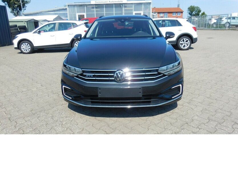 VW Passat Variant 1.4 GTE Benzin/Hybri TSI DSG Navi 35.600 km 23.990 € Vordorf 38533