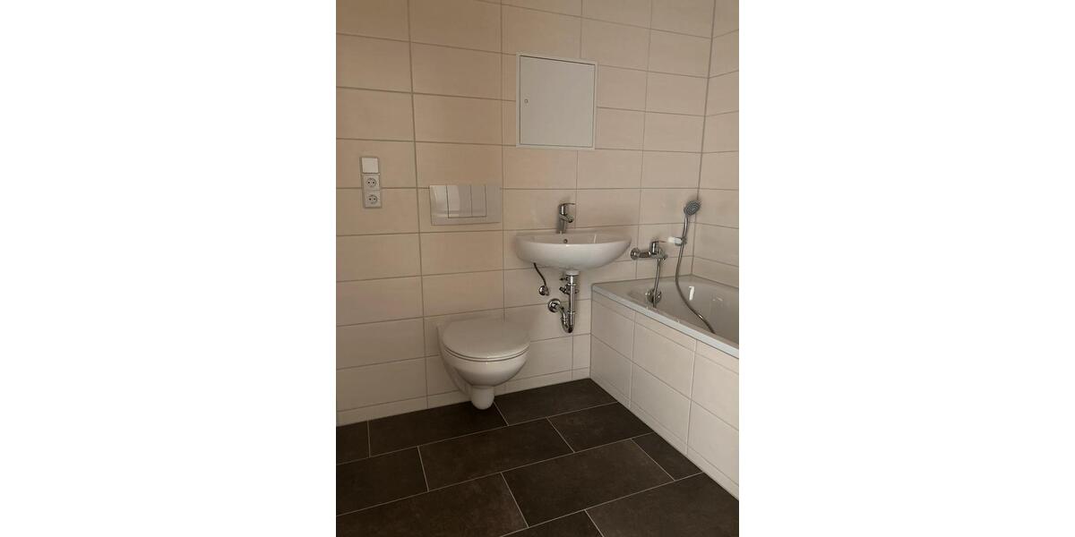 Dachgeschoßwohnung Gera - 3 Zimmer, 65 m&sup2;, 380&euro; | Angebot:26351072