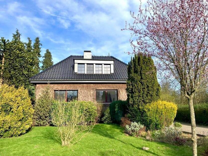 Absolute Privatsphäre, 5 Min. bis Moers! XL Süd-West-Garten auf 165 m2, 4,5 Z., 1824 m2 Grundstück.