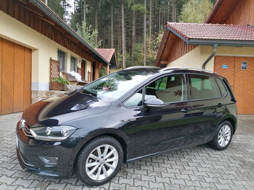 VW Golf Sportsvan 93.000 km 11.000 € Regen 94209