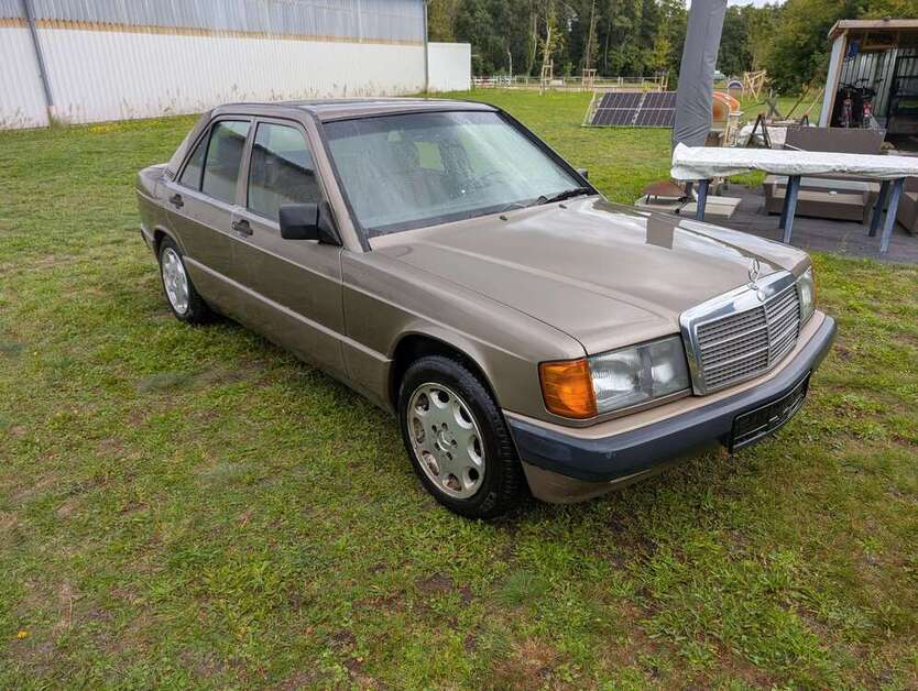 Mercedes-Benz 190 240.000 km 4.150 € Vetschau 03226