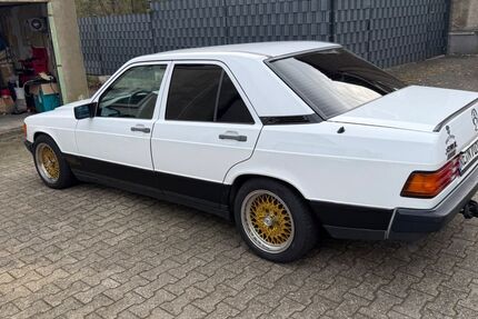 Mercedes-Benz 190 181.447 km 5.999 &euro; Dortmund 44369