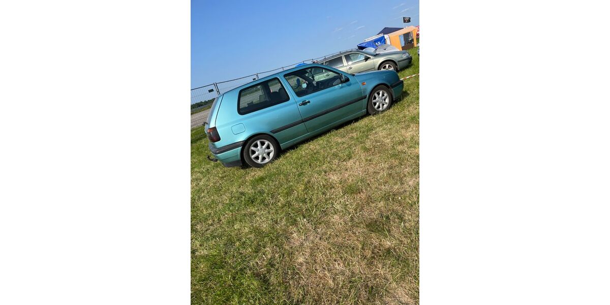 VW Golf 148.000 km 1.000 &euro; Bad Schandau OT Krippen 01814