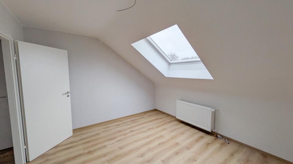 Dachgeschoßwohnung Bretten - 4 Zimmer, 84 m&sup2;, 890&euro; | Angebot:25989685