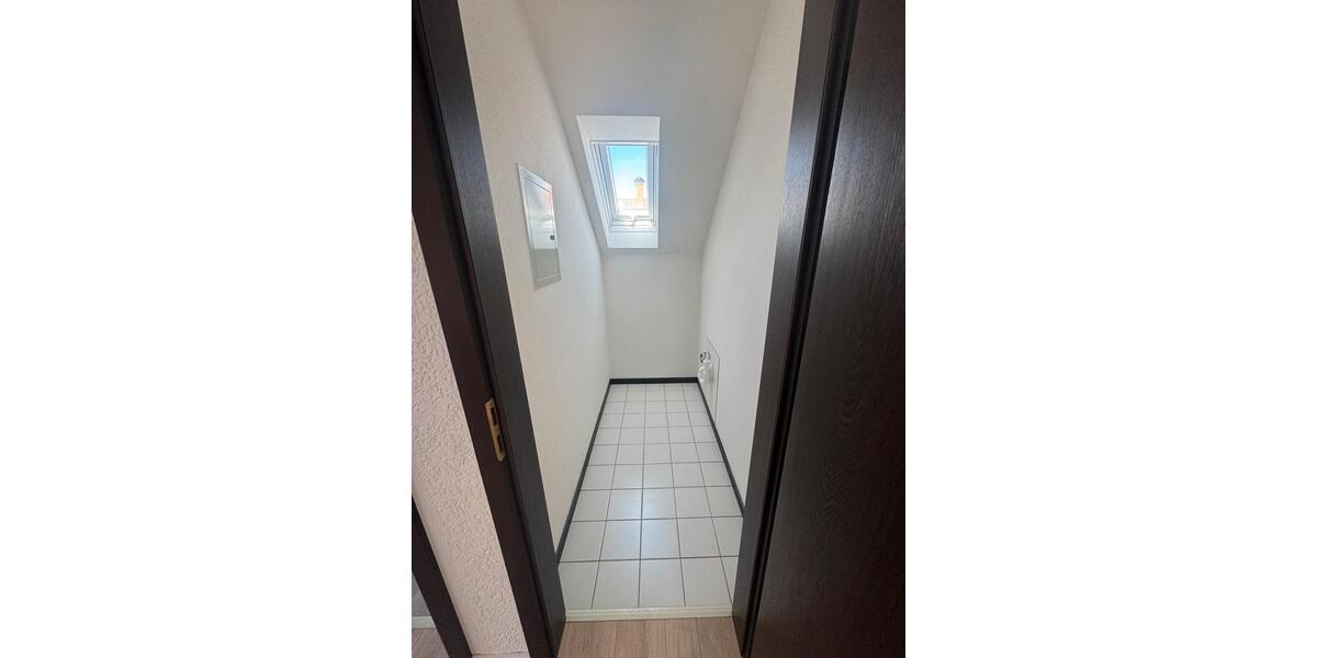 Dachgeschoßwohnung Niedernberg - 3 Zimmer, 64 m&sup2;, 750&euro; | Angebot:26351870