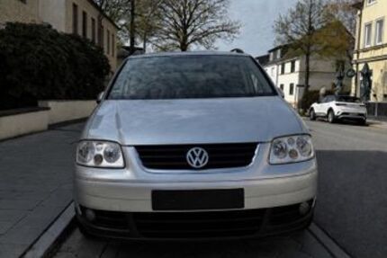 VW Touran 274.088 km 2.500 &euro; Hamburg 21079