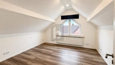 HELLES MODERNES DACHGESCHOSS MIT KAMIN - Etagenwohnung Offenburg Elgersweier | Angebot:26993988