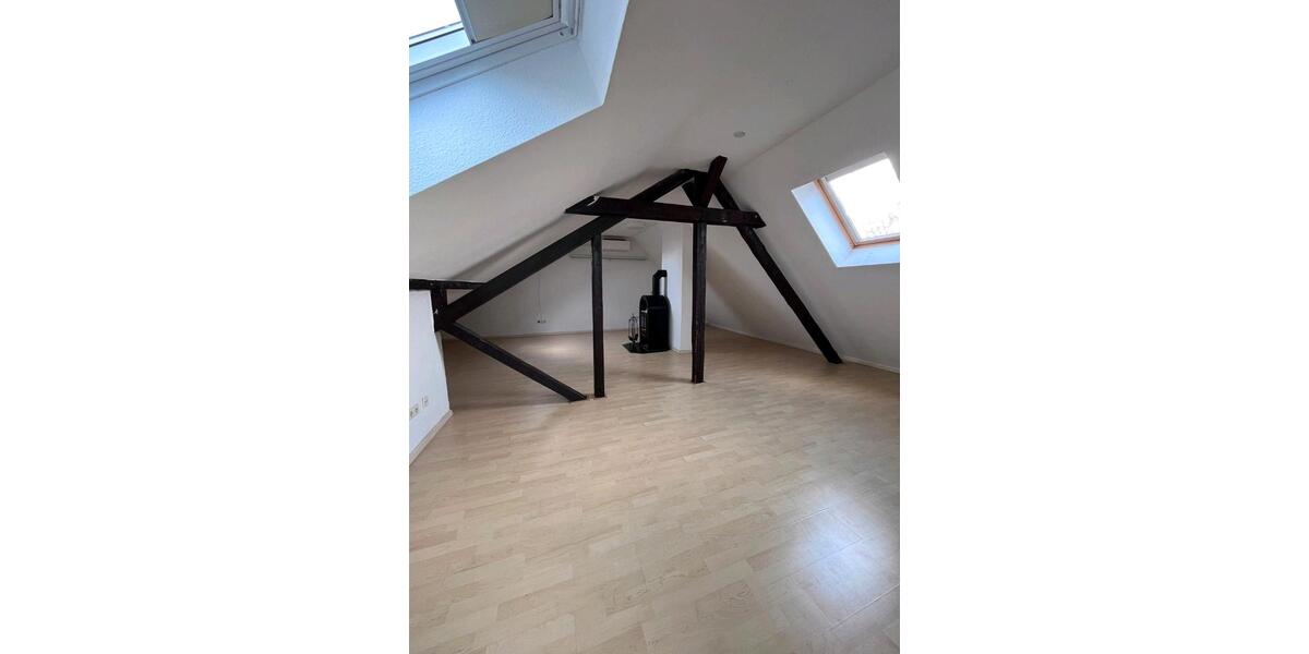 Dachgeschoßwohnung Hennef (Sieg) - 3 Zimmer, 120 m&sup2;, 1.200&euro; | Angebot:26286790