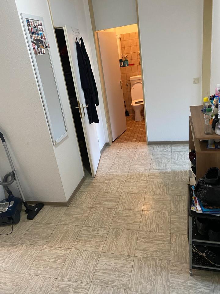 Solingen 2 Zimmer mit Stellplatz, Balkon Nähe Hbf zimmer