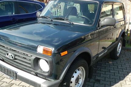 Lada Taiga 68.922 km 10.990 &euro; Strahwalde 02747