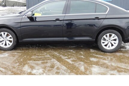 VW Passat 2.0 Bussiness BMT TDI Standhei.Navi Klima 36.500 km 22.990 &euro; Vordorf 38533