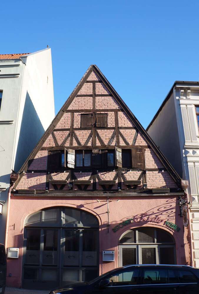Haus zum Kaufen in Wismar 299.500 € 190 m²