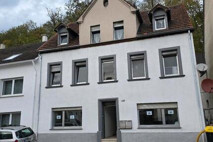 Mehrfamilienhaus und Nebengebäude 10 zimmer