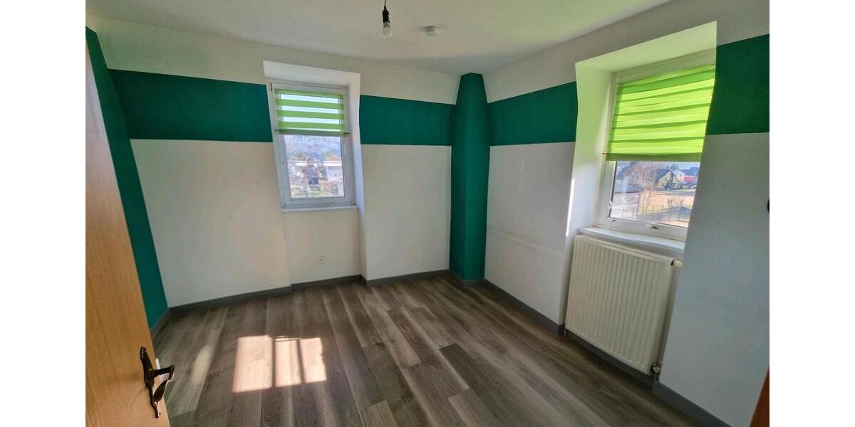 Hochparterre Lauter-Bernsbach Bernsbach - 5 Zimmer, 105 m&sup2;, 651&euro; | Angebot:24840388