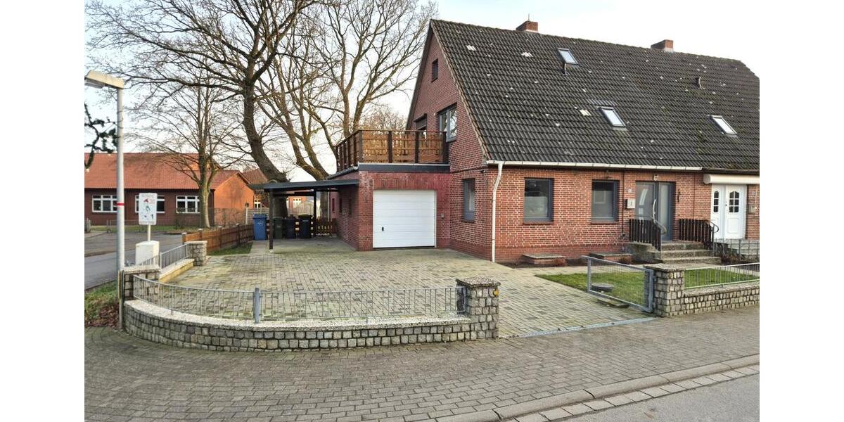 Renovierte Doppelhaushälfte mit Garten, Dachterrasse und Kamin 4 zimmer