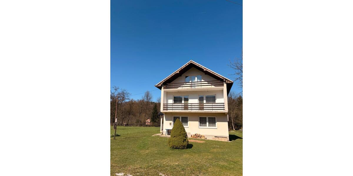 Etagenwohnung Bonndorf im Schwarzwald - 4 Zimmer, 150 m&sup2;, 250&euro; | Angebot:26136009