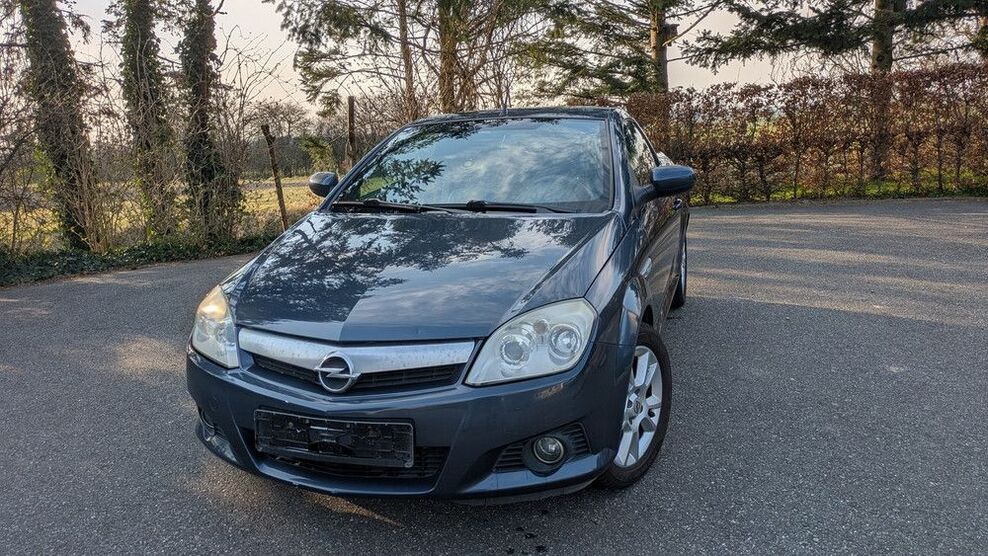 Opel Tigra 218.000 km 2.199 € Krempe 25361