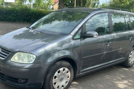VW Touran 294.000 km 1.999 &euro; Rüsselsheim 65428