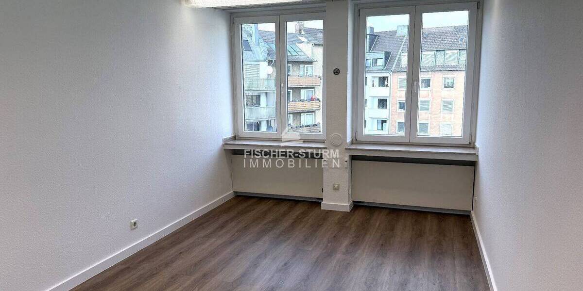 Gewerbeobjekt Düsseldorf Stadtmitte - 5 Zimmer, 104 m&sup2;, 1.360&euro; | Angebot:26346033