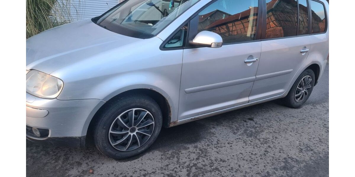 VW Touran 184.000 km 2.333 &euro; Alheim 36211