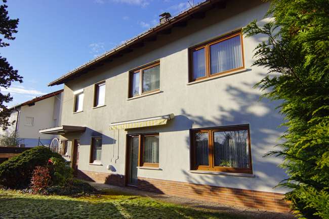 Haus zum Kaufen in Roßtal 549.000 € 156 m² 10 zimmer