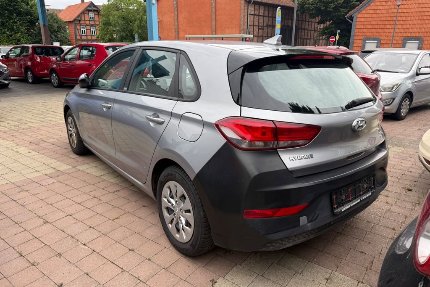 Hyundai i30 211.000 km 6.950 &euro; Wolfenbüttel (Halchter) 38304