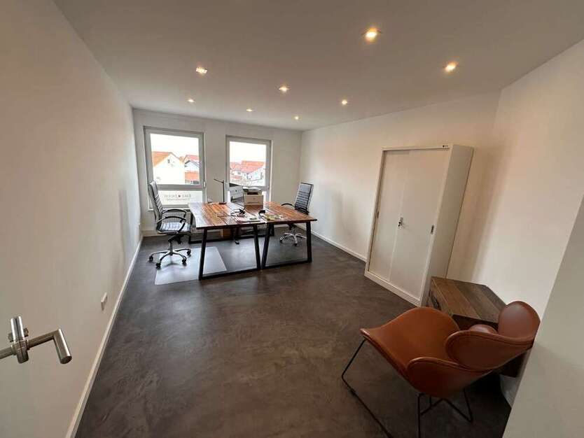 Büro in St. Leon-Rot 750 € 30 m²