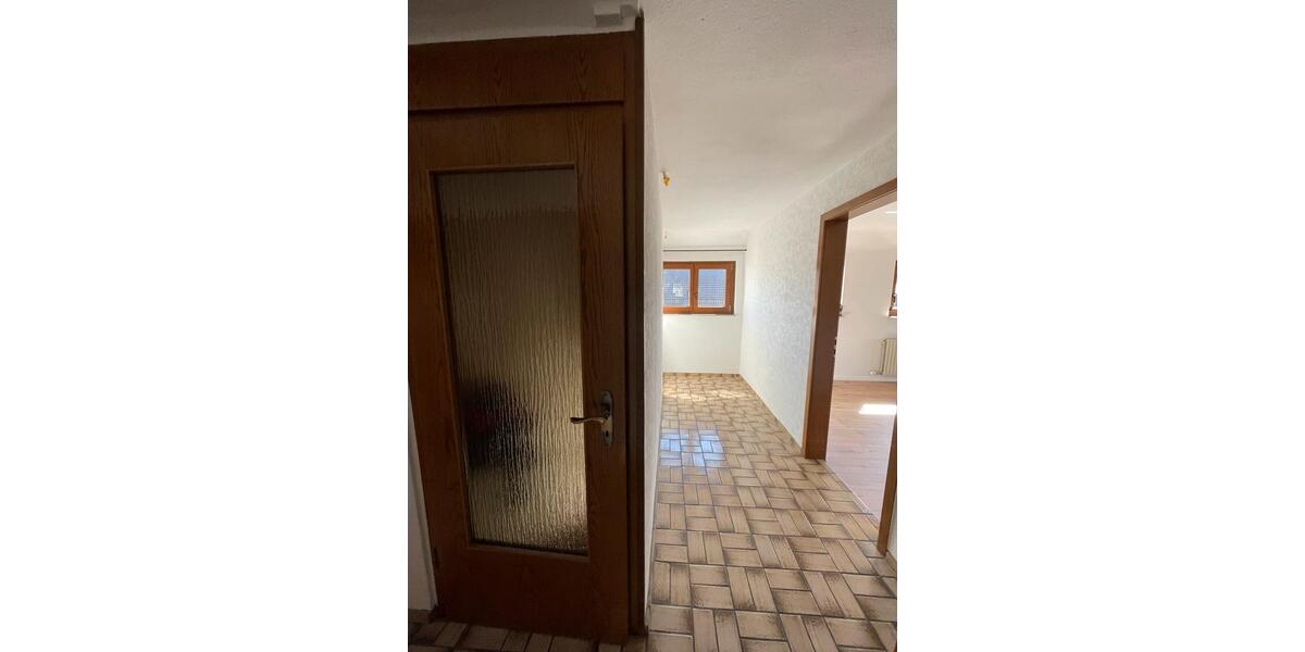 Etagenwohnung Nufringen - 3 Zimmer, 83 m&sup2;, 1.000&euro; | Angebot:26398170