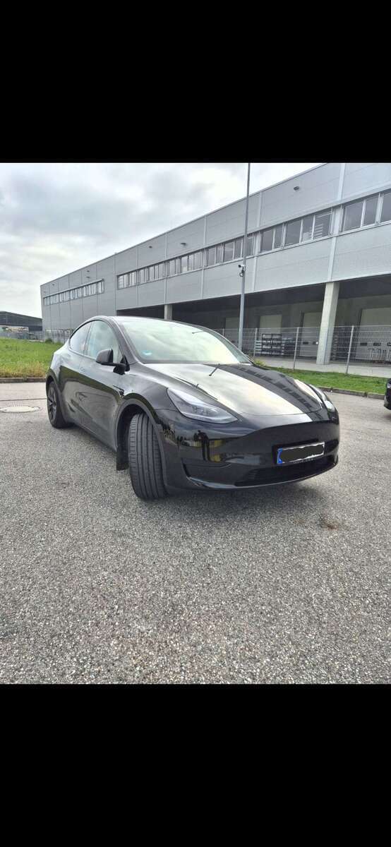 Tesla Model Y 25.000 km 41.400 € Neufahrn bei Freising017444444 85375