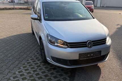 VW Touran 142.481 km 8.300 &euro; Ludwigshafen 67065