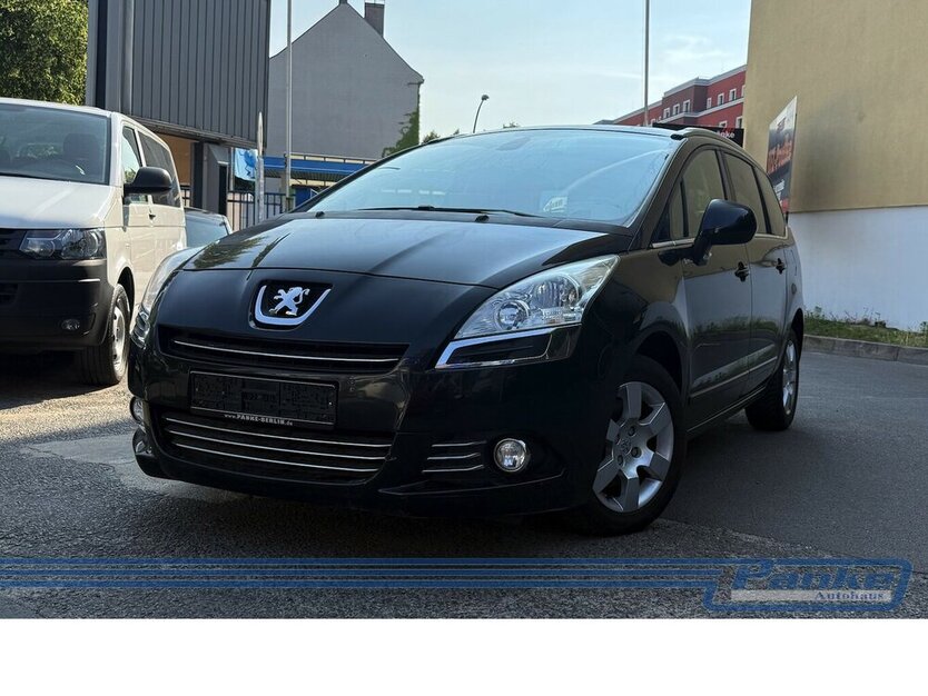 Peugeot 5008 1.6 155 THP Family plus*7Sitz*HUD*Pano*NAV* 143.915 km 7.980 € Berlin 13187