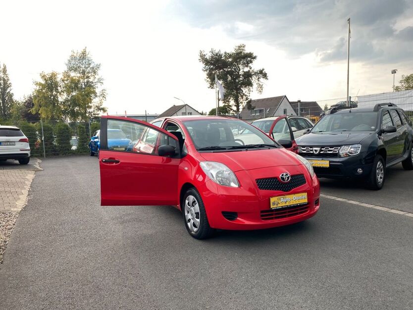 Toyota Yaris 47.000 km 5.200 € Bonn 53227