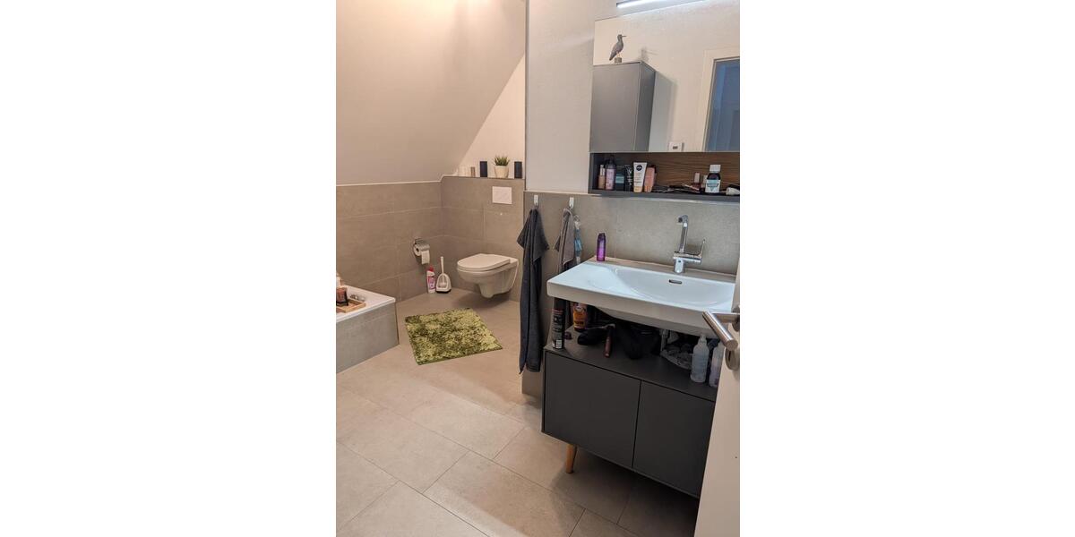 Etagenwohnung Weener - 6 Zimmer, 137 m&sup2;, 1.432&euro; | Angebot:26351995