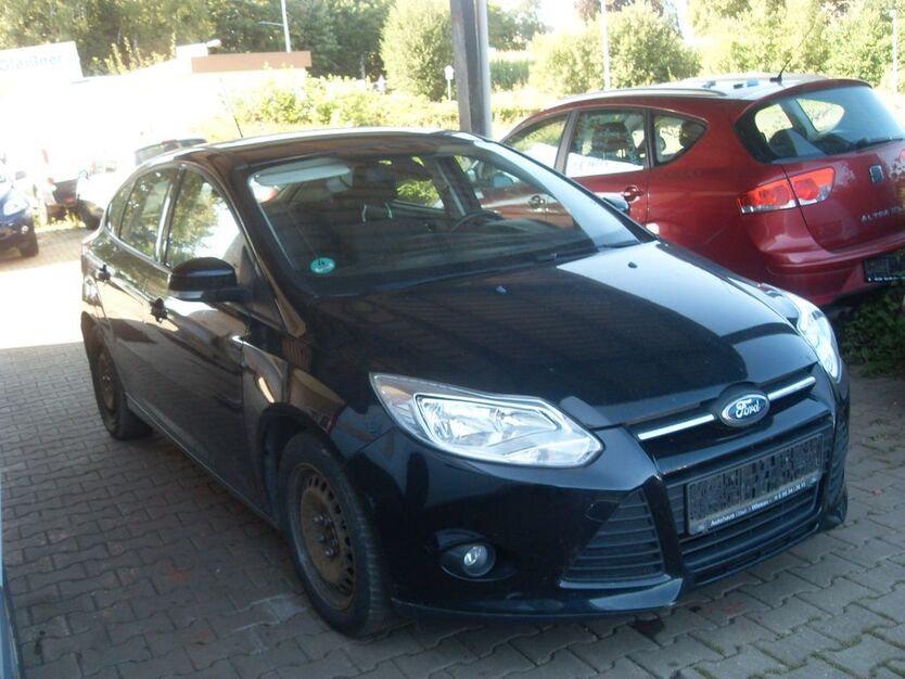 Ford Focus 87.965 km 2.750 € Waldsassen 95652