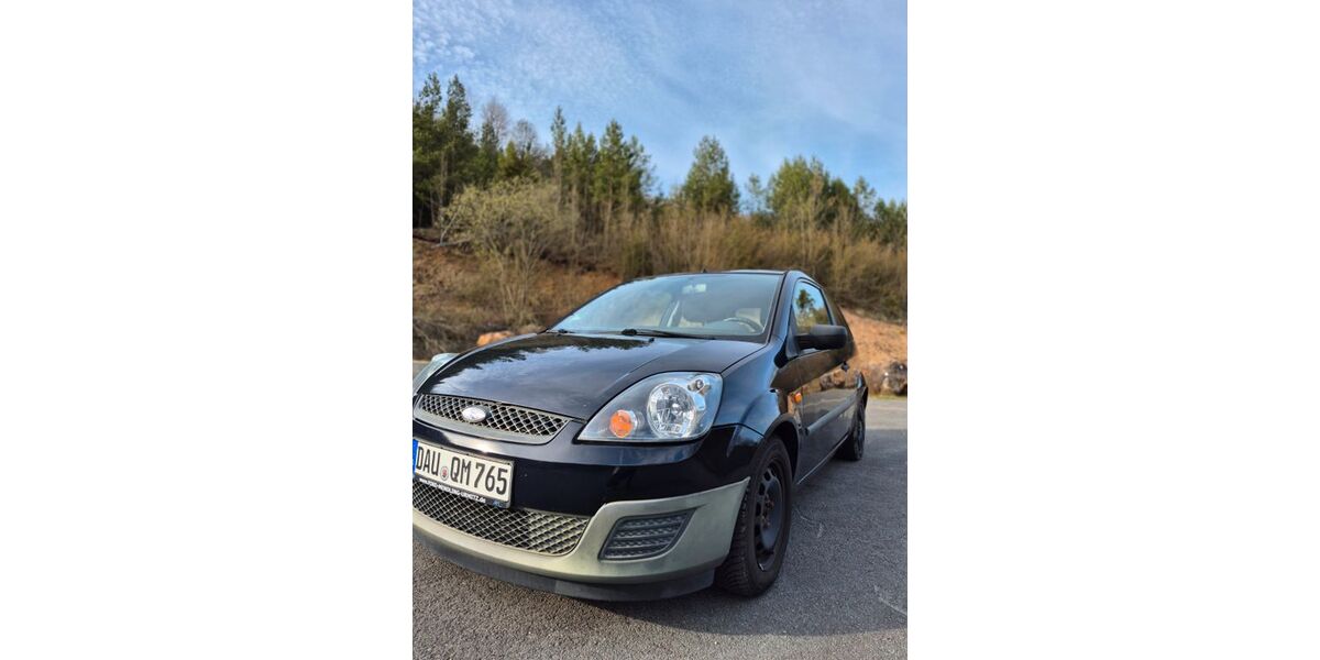 Ford Fiesta 92.800 km 1.699 &euro; Pelm 54570