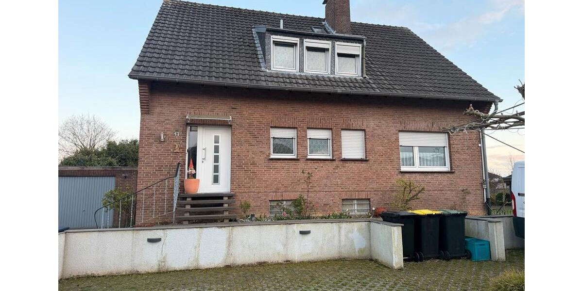 Einfamilienhaus Emmerich am Rhein - 8 Zimmer, 160 m&sup2;, 469.000&euro; | Angebot:26330093