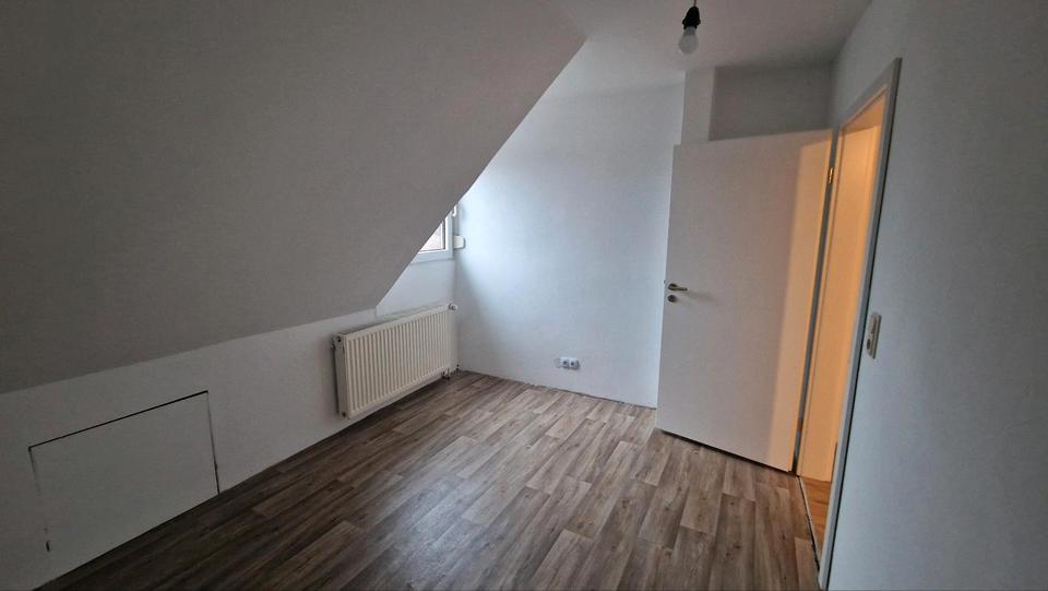 Dachgeschoßwohnung Ilsede Adenstedt - 4 Zimmer, 90 m&sup2;, 690&euro; | Angebot:26373014