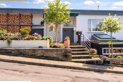 Haus Wermelskirchen - 4 Zimmer, 122 m&sup2;, 395.000&euro; | Angebot:25292540