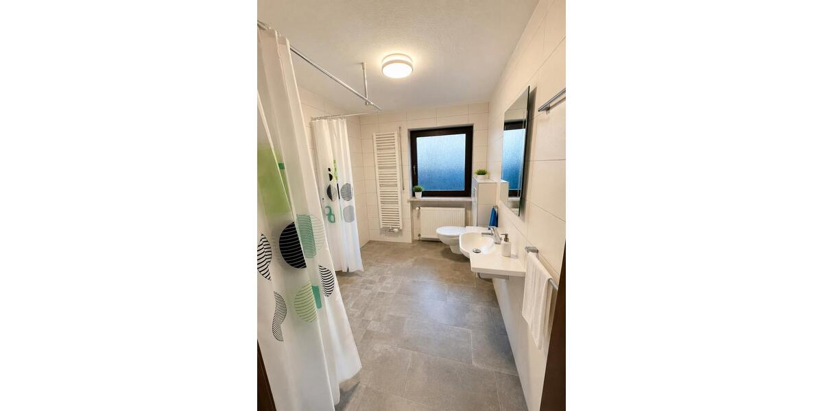 Einfamilienhaus Neustadt bei Coburg - 8 Zimmer, 235 m&sup2;, 1.550&euro; | Angebot:26480767