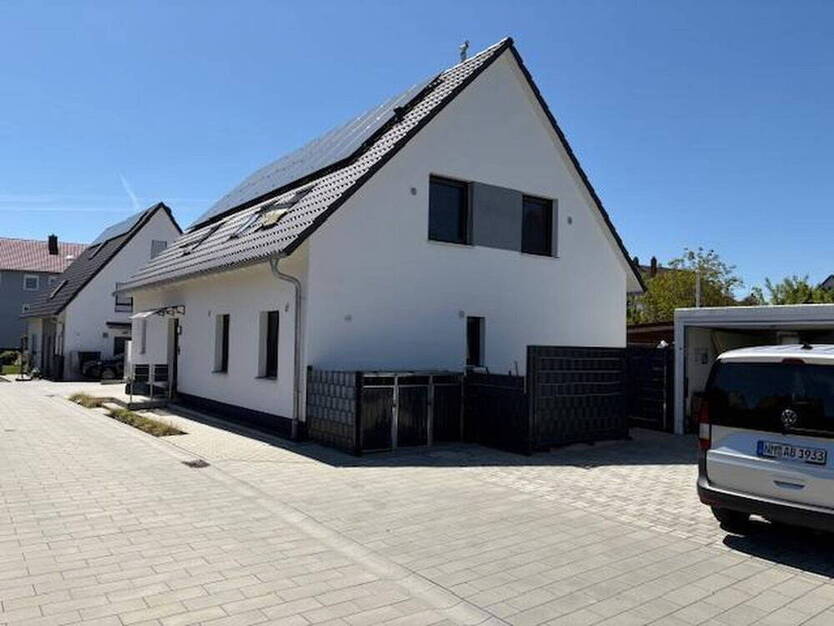 TOP-Neuwertiges ,schönes 2-Familienhaus ruhigezentrale Lagebeste Infrastruktur