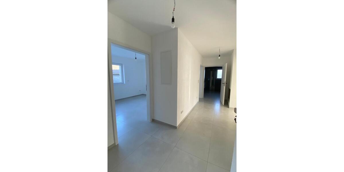 Etagenwohnung Burbach - 4 Zimmer, 100 m&sup2;, 1.100&euro; | Angebot:25048277