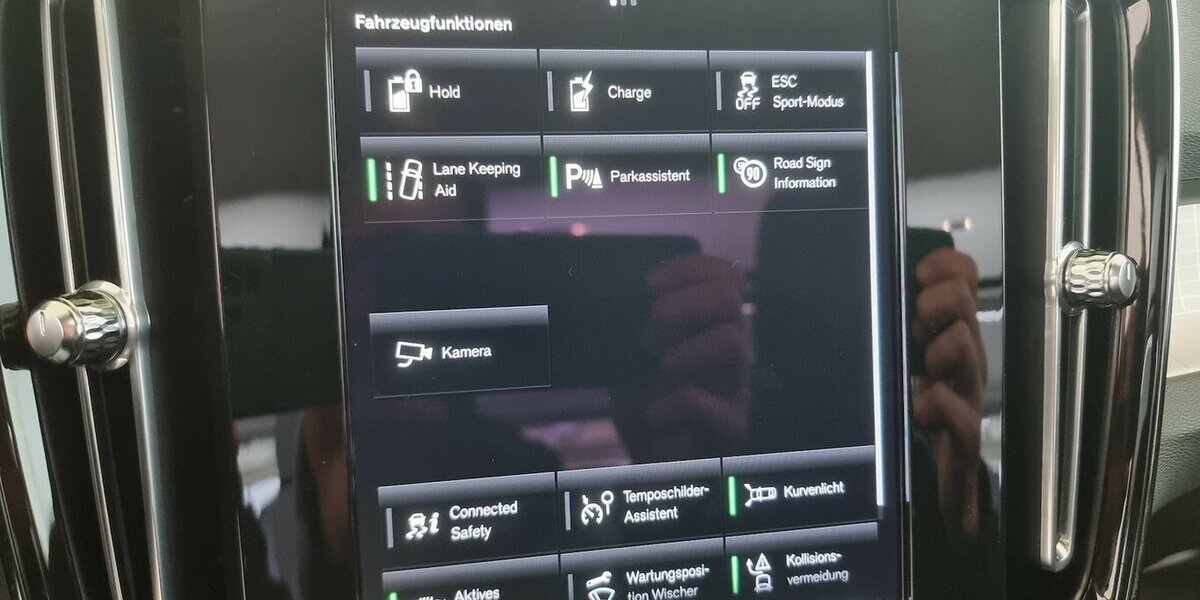 Volvo XC40 Hybrid 2WD PHEV LED AHK Navi Kamera 69.100 km 25.850 &euro; Garrel 49681