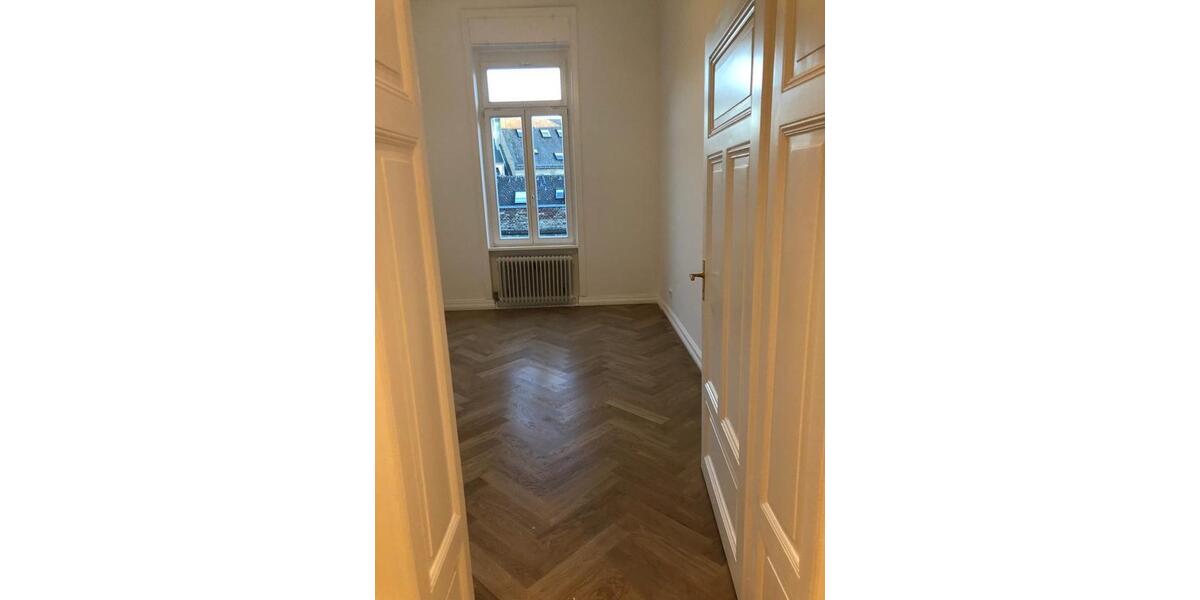 Etagenwohnung Wiesbaden Klarenthal - 5 Zimmer, 125 m&sup2;, 2.225&euro; | Angebot:26404973