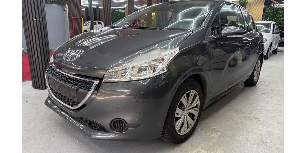 Peugeot 208 165.000 km 2.999 &euro; Schweich 54338