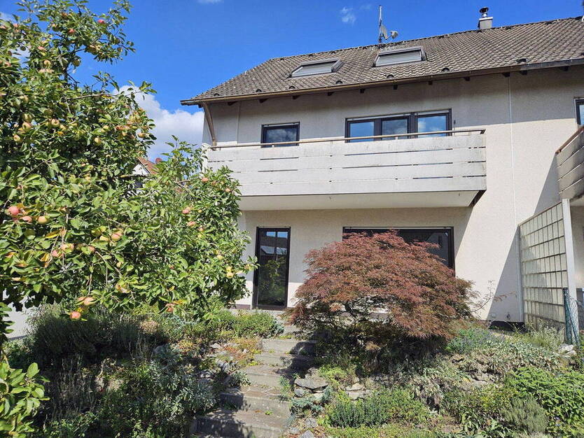 Attraktive Doppelhaushälfte in Erlangen Dechsendorf, bezugs- und provisionsfrei 5 zimmer