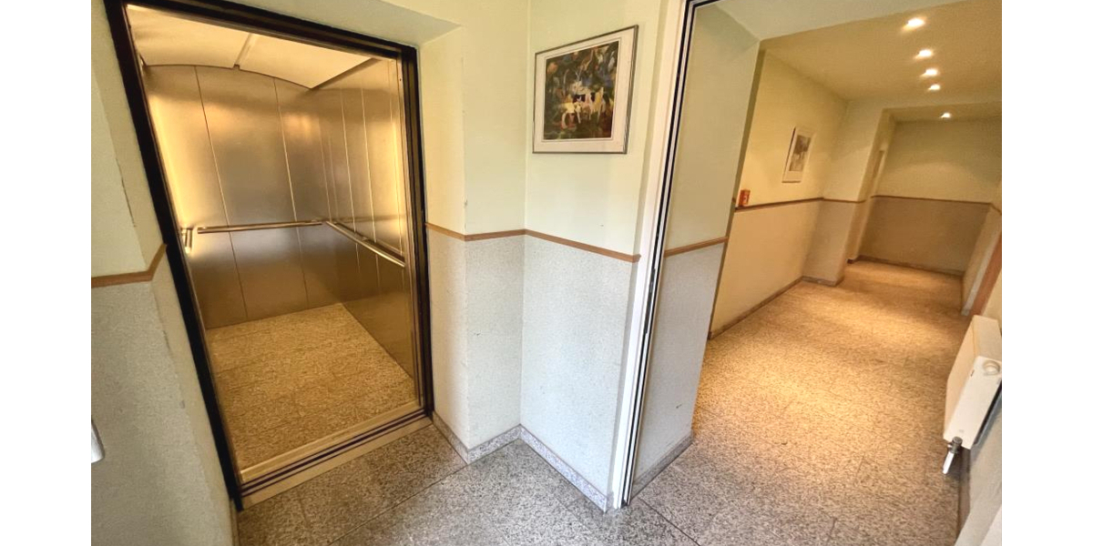 Schicke Wohnung mit Balkon und Aufzug nahe dem Stadtzentrum in ruhiger Lage! - Dachgeschoßwohnung Gera Ostviertel | Angebot:26994115